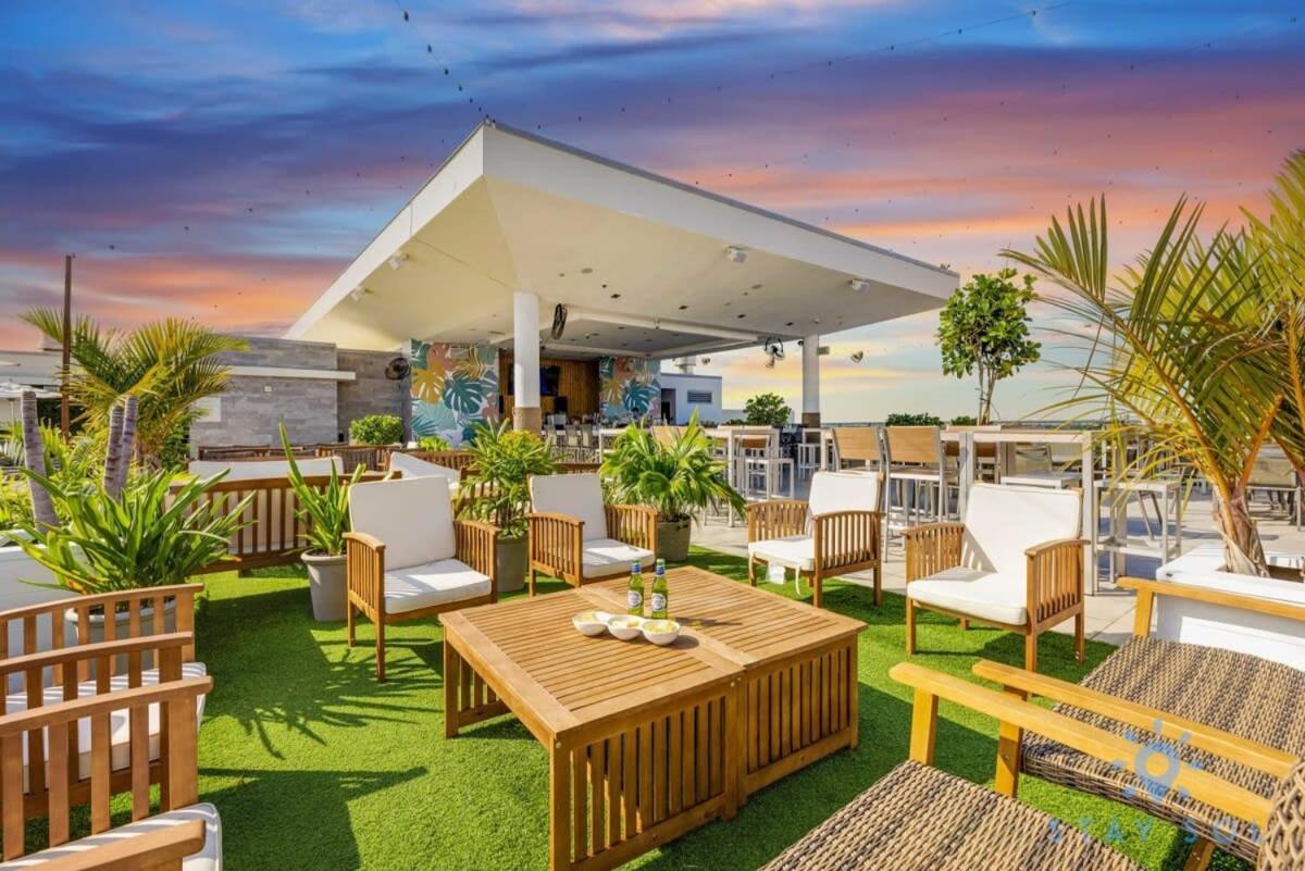 Rooftop Pool - Hollywood Beach Boardwalk Exterior foto